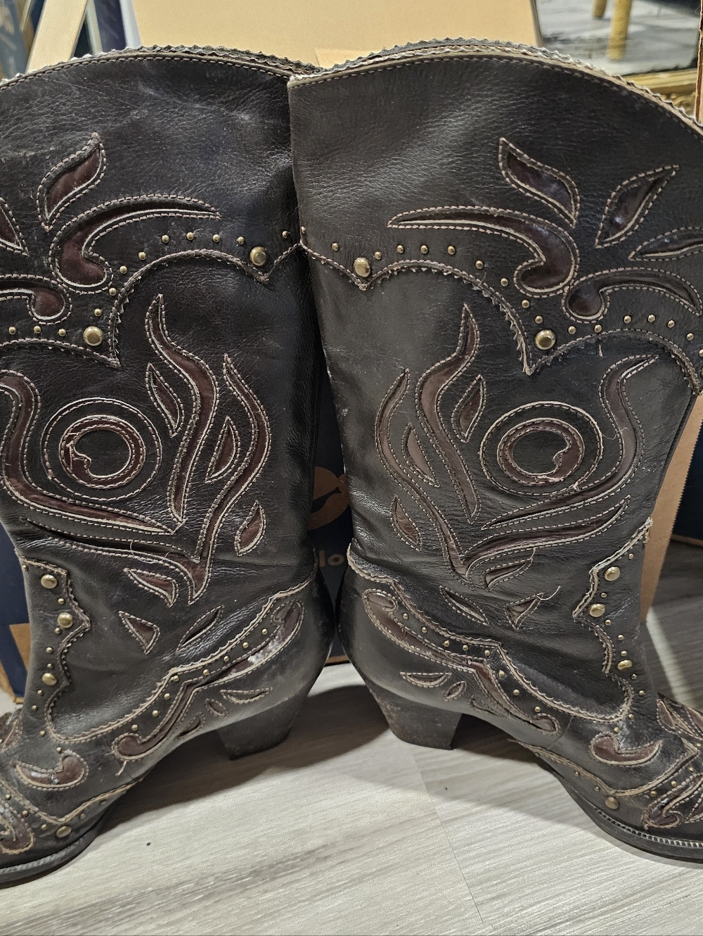 Gianni Bini Brown Western Cowgirl Style Boots - Picture 3 of 7